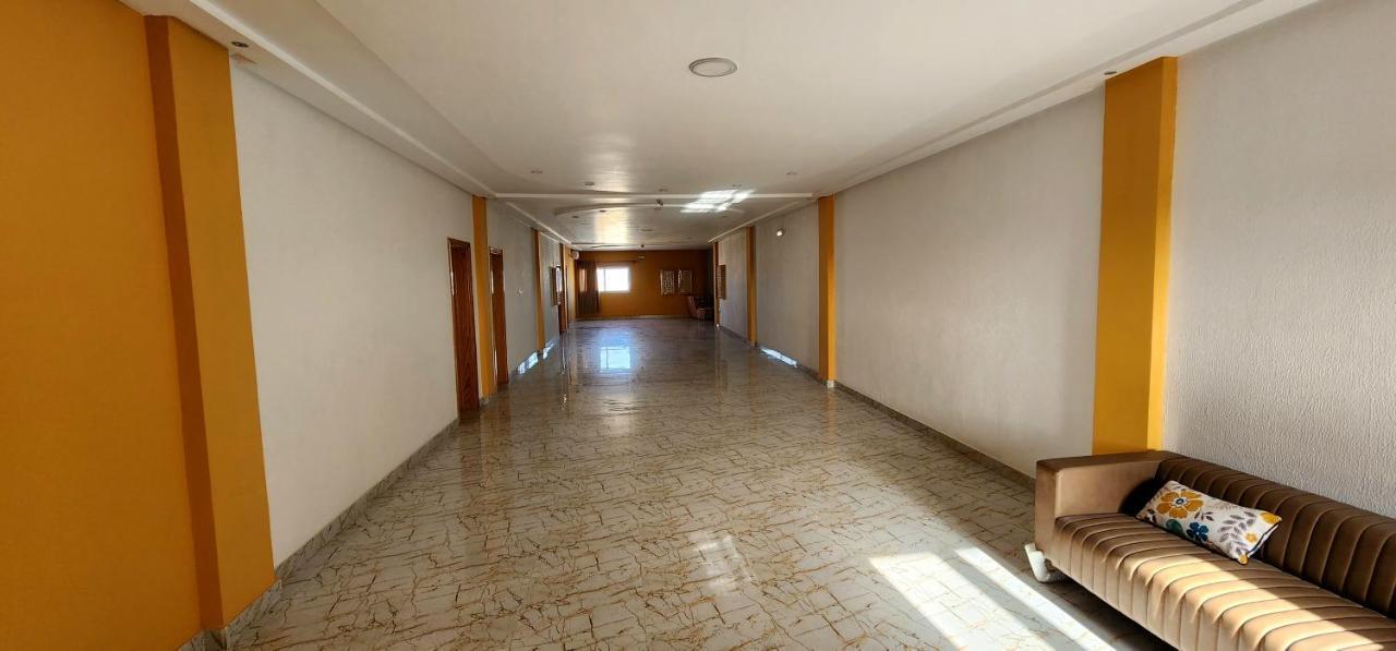 Hotel Le Bon Choix นูอาดิบู ภายนอก รูปภาพ